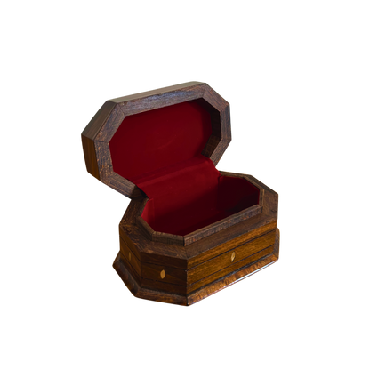 El Oyması Kayın Ahşap Kutu – Ceviz Rengi ve Sedef İşlemeli