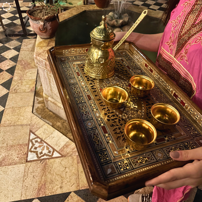 Şam Mozaikli Ahşap Tepsi – Sedef Kakma & Doğal Ağaç Tonları