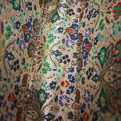 ست الحبايب – حقيبة يد فاخرة مطعّمة بالصدف وبطانة بروكار دمشقية