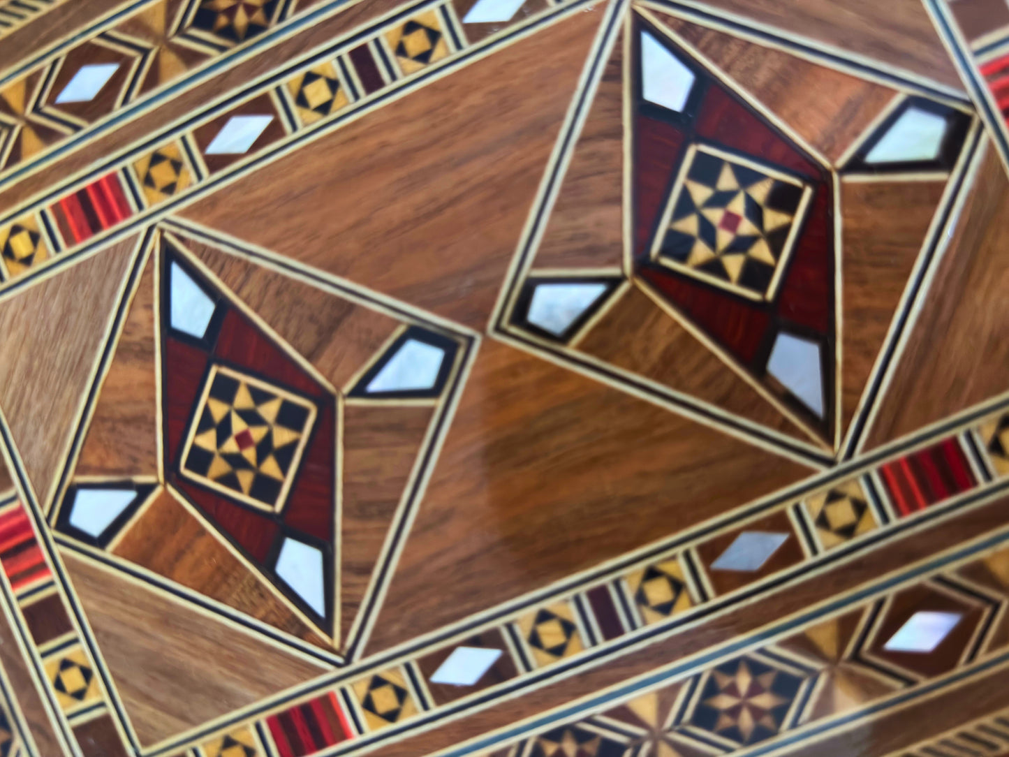 Sınırlı Üretim Şam Mozaik Takı Kutusu – Sedef Kakmalı El Yapımı