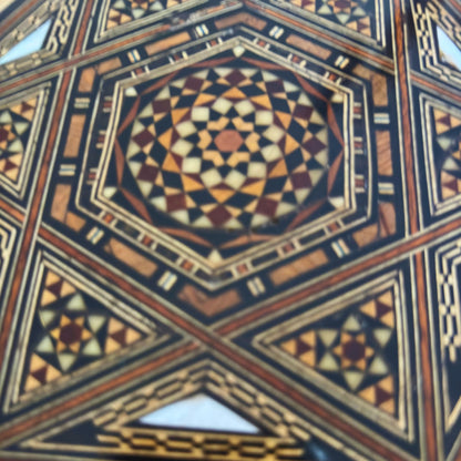 Usta Gaby Al Dayeh’ten Şam Mozaik Kutusu – Sedef ve Kadife İç Kaplama