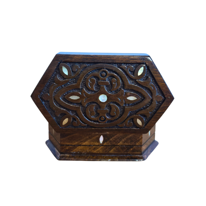 El Oyması Kayın Ahşap Kutu – Sedef ve Kadife Astar, Zamansız Doğu Tasarımı