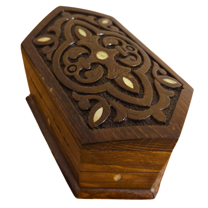 El Oyması Kayın Ahşap Kutu – Sedef ve Kadife Astar, Zamansız Doğu Tasarımı