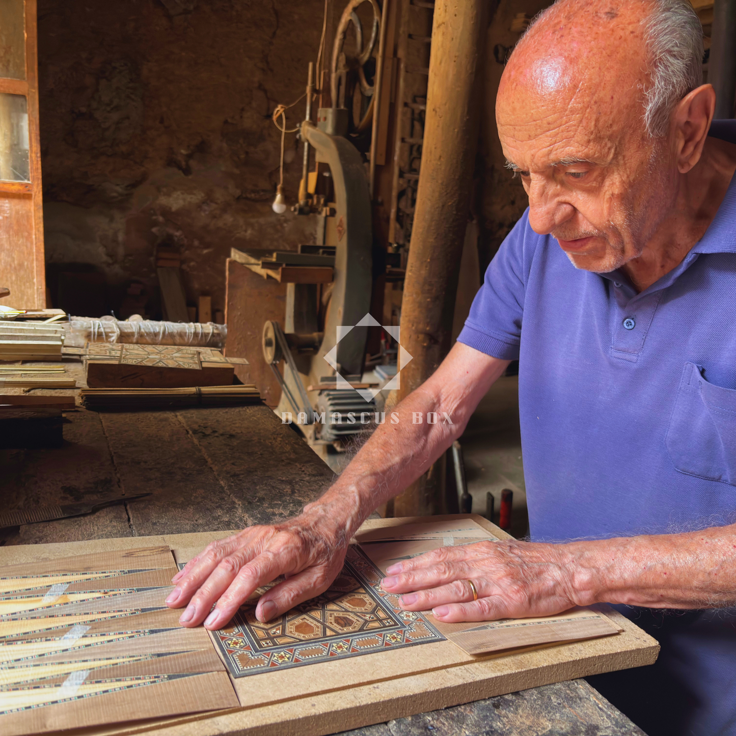 Usta Gaby Al Dayeh’ten Şam Mozaik Kutusu – Sedef ve Kadife Zarafeti