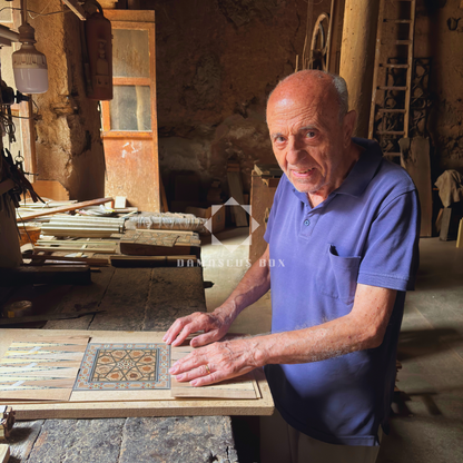 Usta Gaby Al Dayeh’ten Şam Mozaik Kutusu – Sedef ve Kadife Zarafeti