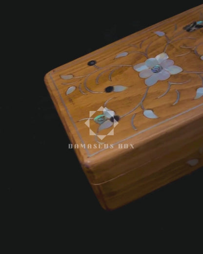 Damasceńska Szkatułka Luksusowa – Masa Perłowa & Aksamit